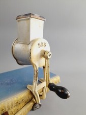 kleine ALTE Küchenreibe aus